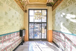 Apartment  D'aribau. Piso reformado y luminoso en finca con encanto junto a passeig d