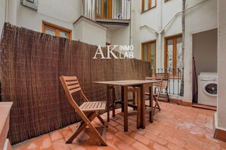 Piso  Rambla. Lujosa vivienda de 3 habitaciones amplia y reformada frente a la