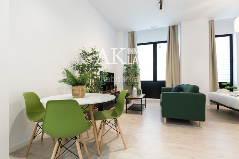 Foto 6b1d2444-1d42-42d4-b844-340478342694. Piso exclusiva vivienda reformada con patio privado en el corazón de el Raval, en Barcelona