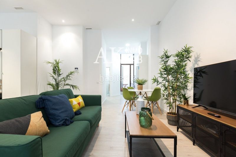 Foto 70bdbc57-f1f9-4de6-a951-1df1a547fff0. Piso exclusiva vivienda reformada con patio privado en el corazón de el Raval, en Barcelona