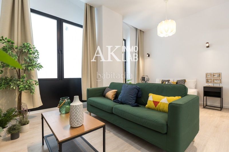 Foto b06acb1c-efca-49fe-ad26-ea08c12194c4. Piso exclusiva vivienda reformada con patio privado en el corazón de el Raval, en Barcelona