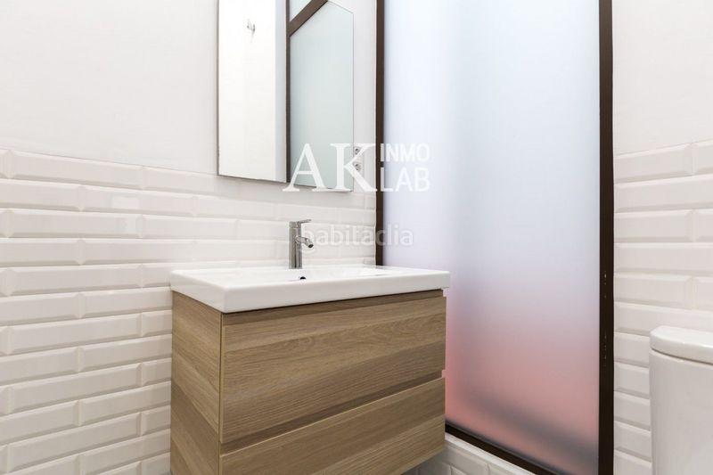 Foto c1d7a94e-f097-4101-8ce6-dfff4dbda931. Piso exclusiva vivienda reformada con patio privado en el corazón de el Raval, en Barcelona