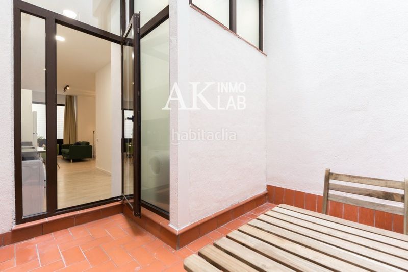 Foto c84457e3-e3d6-4fdd-8ffe-27e34ef6cafe. Piso exclusiva vivienda reformada con patio privado en el corazón de el Raval, en Barcelona