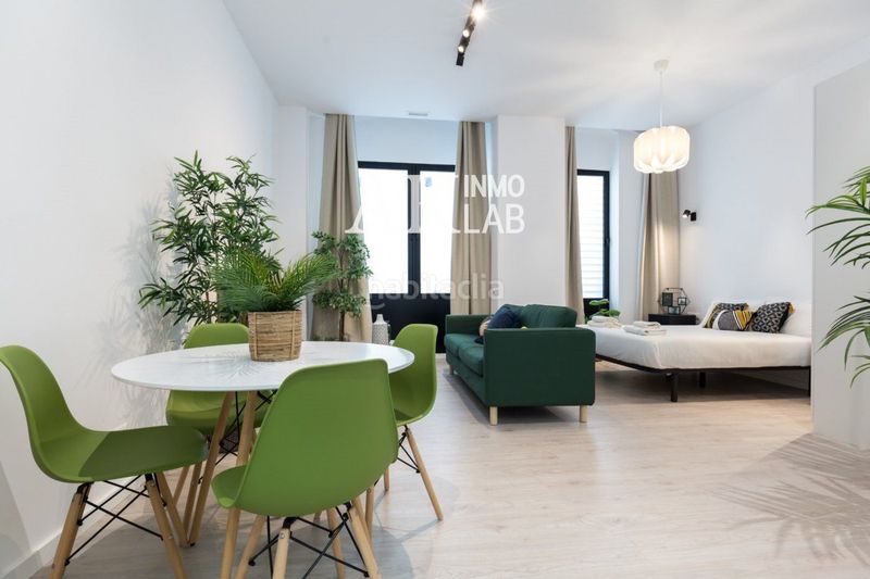 Foto e4f87001-3ff1-4e58-aeb6-ce7aec4cc929. Piso exclusiva vivienda reformada con patio privado en el corazón de el Raval, en Barcelona