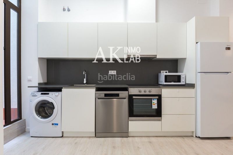 Foto ec9b9ea0-9eb4-4eef-af1a-31f6193278f9. Piso exclusiva vivienda reformada con patio privado en el corazón de el Raval, en Barcelona