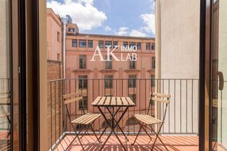 Àtic  Salvador. Exclusivo ático reformado con terraza privada en el corazón de b