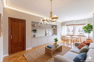 Flat  Carrer de tamarit. Piso amplio y luminoso en venta con opción de garaje en santsmon
