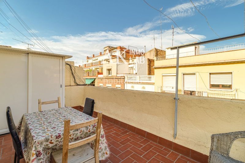 Foto e357e807-a748-4873-bf10-e23f74db44da. Àtic a Guinardó Barcelona