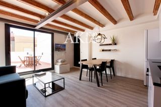 Dachwohnung  Carrer de santa perpètua. Ático reformado en gracia