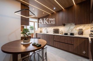 Pis  Mistral. Luminoso piso de 144 m con 4 habitaciones, 2 balcones  grandes y