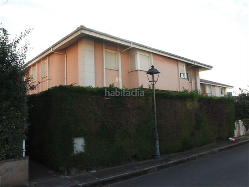 Foto 3c23c90b-0cc5-42ea-852b-4b5e036e82ff. Casa pareada en calle juan palencia 8b chalet pareado en Muriedas en Camargo