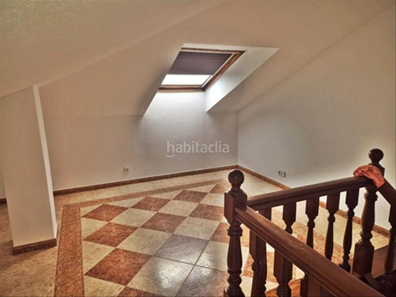 Foto ce7d7925-168c-40e6-9dc6-ebdcbf081d40. Casa pareada en calle juan palencia 8b chalet pareado en Muriedas en Camargo