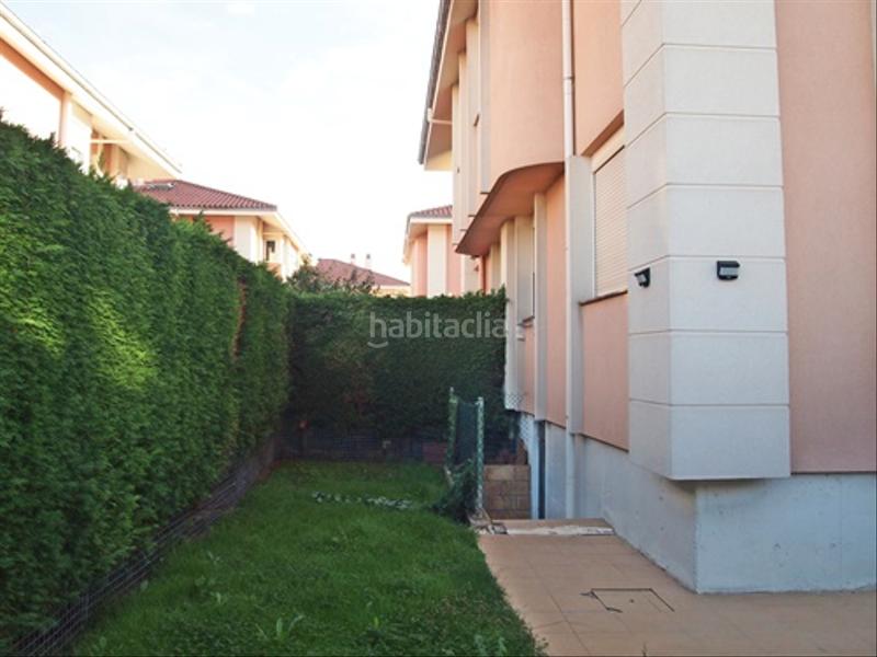 Foto e6c6040f-2450-4fd6-a29a-a0a695db7c8c. Casa pareada en calle juan palencia 8b chalet pareado en Muriedas en Camargo