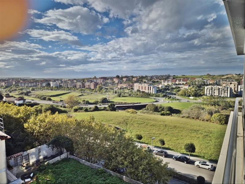 Foto cec4a1e1-baed-4e30-96d3-7fa952abe8f0. Dúplex a paseo del General Dávila 73 a General Dávila Santander