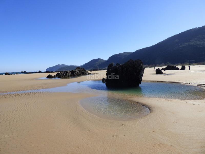 Foto 6ea6d796-94af-4dc4-85d1-191f17e42dbb. Casa amb aparcament a Arnuero