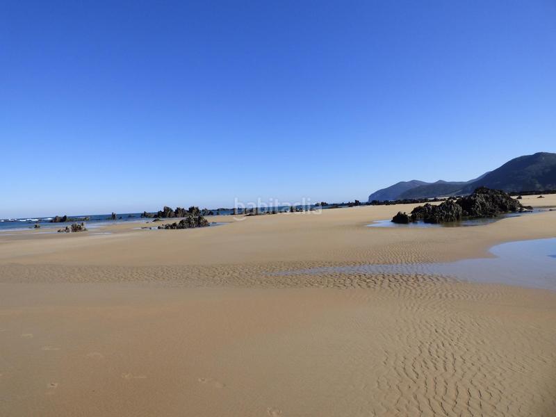 Foto af74f4f6-e429-4fbe-93d8-fc4c0a836e61. Casa amb aparcament a Arnuero