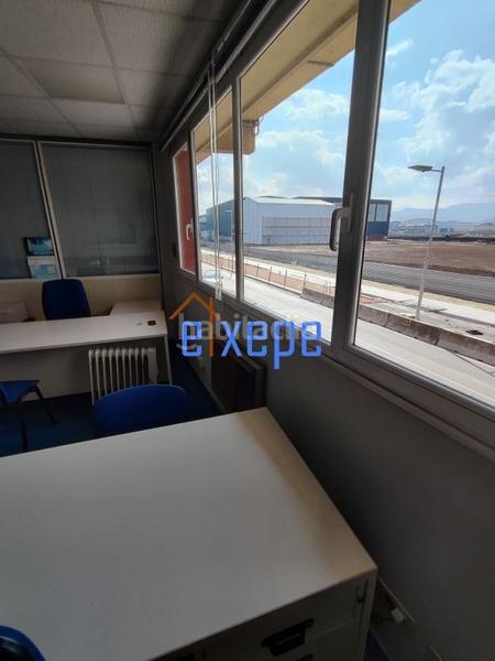 Foto 981d10f3-f1a8-4f7d-b68d-b8d4527c289f. Miete büro mit heizung in Erandio