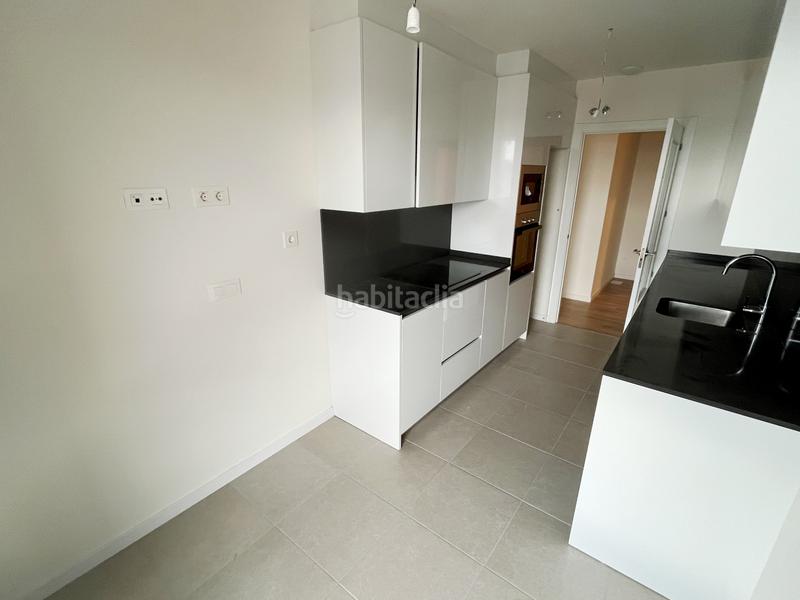 Foto 06c27aca-5401-4c3b-a428-75c5e08956a9. Pis amb calefacció aparcament a Centro Avilés