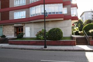 Local Comercial  Salinas - calle principe de asturias. Local de 130 metros cuadrados, sin instalar, hace esquina