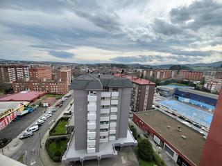 Etagenwohnung  Avils - calle hermanos soria. Dplex en el carbayedo !!. tiene unos 105 metros cuadrados, tota