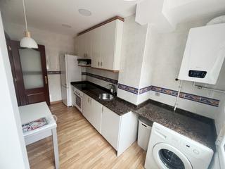 Rent Flat  Avilés - la estacion. Vivienda en edificio rehabilitado, semiamueblada en el barrio de