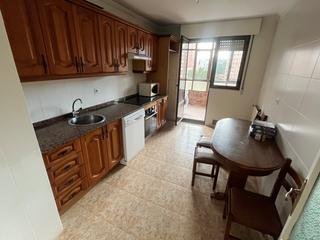Lloguer Pis  Avilés - avd san agustin. Vivienda sin muebles con 3 dormitorios, salón, cocina amueblada,