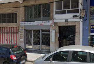 Location Local commercial  Avilés - avenida de los telares. Local instalado para venta de loterias del estado, de unos 48 me