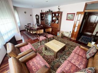 Piso  Avilés - camino de valgranda. Amplia vivienda con 3 dormitorios, salón, cocina amueblada y dos