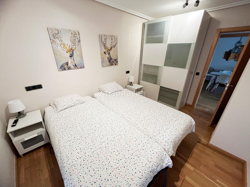 Foto 2a7545c7-8d86-49e4-af56-1453f0dde2cb. Location appartement avec chauffage parking dans Salinas Castrillón