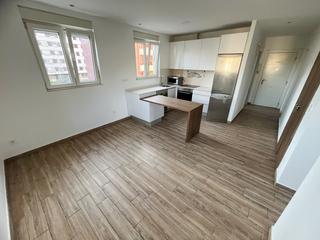 Appartement  Avilés - calle la goleta. Económica vivienda totalmente reformada en el centro de avilés,