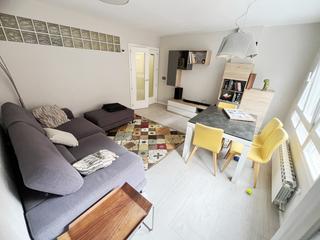 Pis  Avilés - calle juan ochoa. Vivienda reformada con dos dormitorios antes 3 la principal con