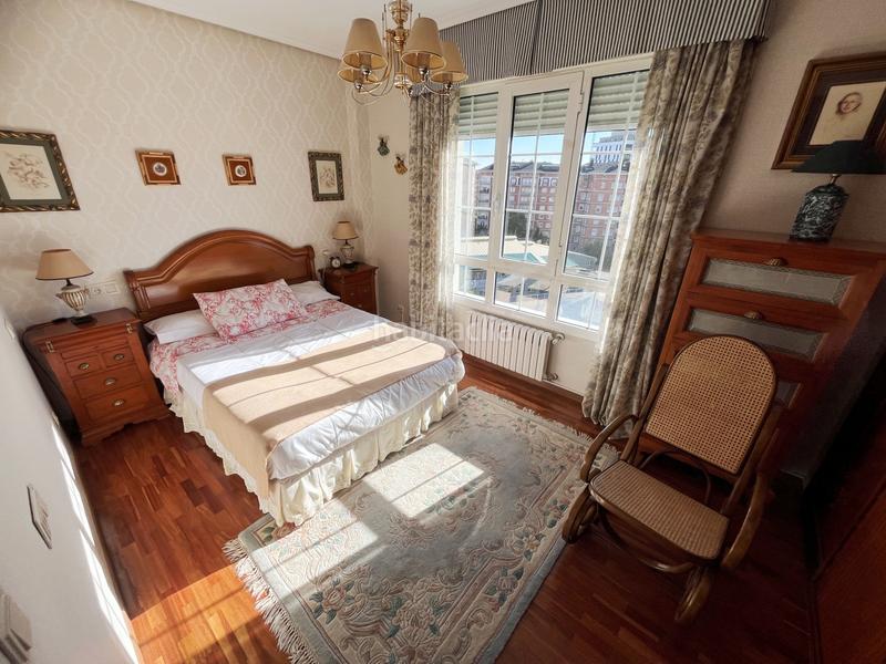 Foto d062198d-0748-48fb-be11-eb7c51a83f88. Appartamento con riscaldamento parcheggio in Centro Avilés