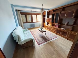 Lloguer Pis  Avilés - calle doctor marañon. Vivienda en alquiler amueblada con tres dormitorios, salón, coci