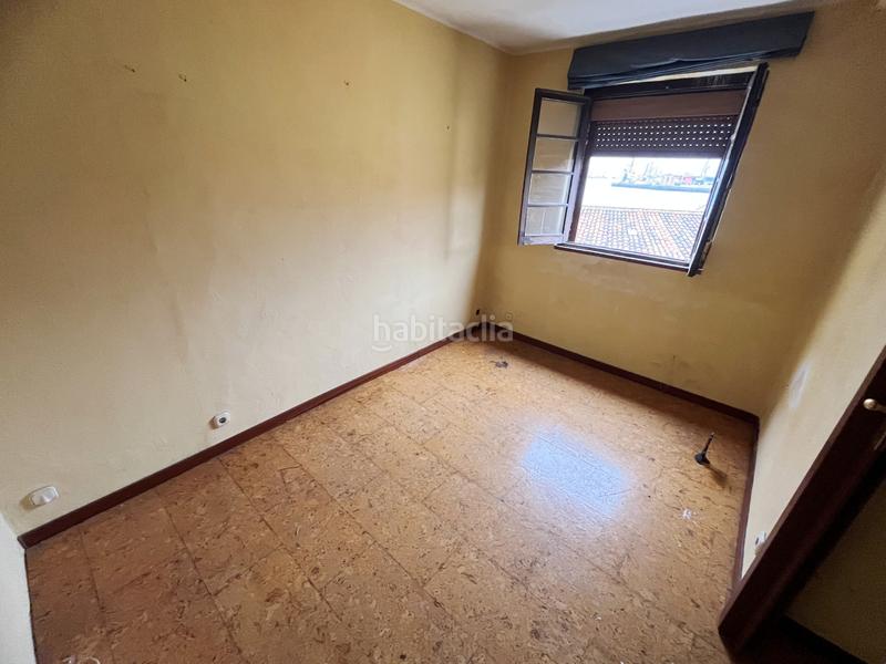 Foto a9b1a016-6bf5-46fc-be7f-2c4fc9e05e69. Édifice dans Llaranes Avilés