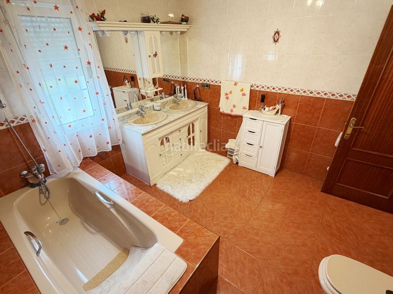 Foto 2d83999f-e8fb-4fa3-a6ee-eb393b91232e. Casa amb calefacció aparcament a El Carbayedo - El Quirinal Avilés