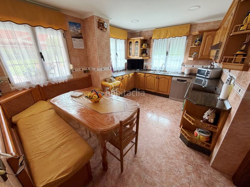 Foto b41b9b0c-f3d8-4354-a8e2-14071384ca60. Casa amb calefacció aparcament a El Carbayedo - El Quirinal Avilés