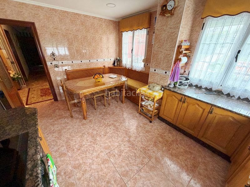 Foto bd5c7541-6d95-47df-a48b-19342448981a. Casa amb calefacció aparcament a El Carbayedo - El Quirinal Avilés
