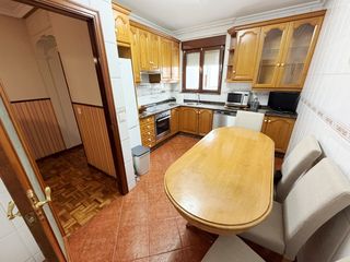 Lloguer Pis  Avilés - calle julia de la riva. Vivienda semi amueblada con cuatro dormitorios, salón, cocina am