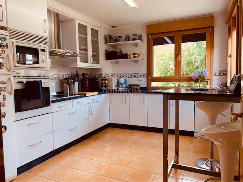 Foto 13ae7239-fa6e-429d-a317-e0865a66b82a. Chalet  individual en venta en san cucao, 3 dormitorios. en Llanera