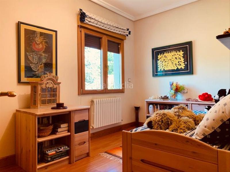 Foto e741a8d1-a1d2-47f0-b014-179e2d9b25bc. Chalet  individual en venta en san cucao, 3 dormitorios. en Llanera