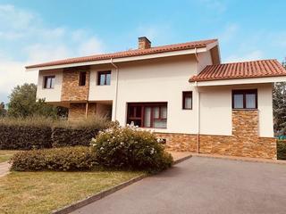 Chalet en Llanera. Chalet individual en venta en san cucao, 4 dormitorios.