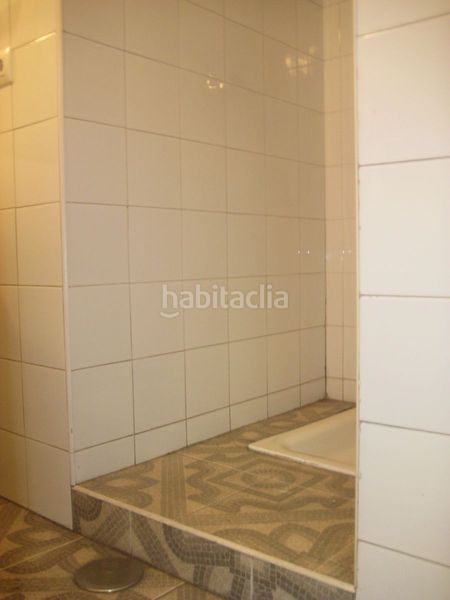 Foto a83686d2-cd83-4a4c-9d25-822bbc2ba83f. Local comercial a Ceares Gijón