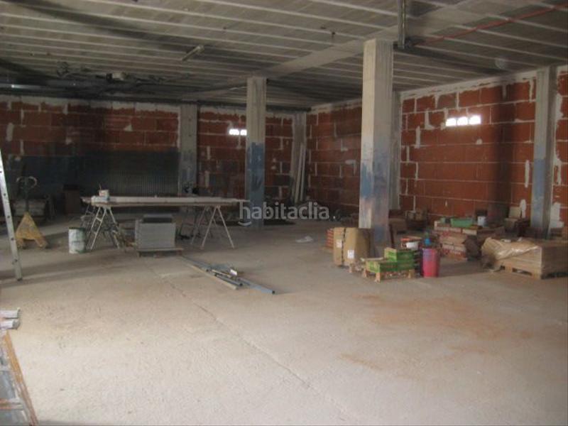 Foto 1e3d7c60-7af3-4ad7-aaf9-acaf289b91db. Lloguer local comercial a de roces local 2-e 1140 a Gijón