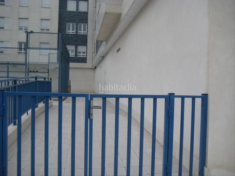 Foto 665e2d12-870a-4b06-b110-f8dda7fe7128. Rent business premise in de roces local 2-e 1140 in Gijón