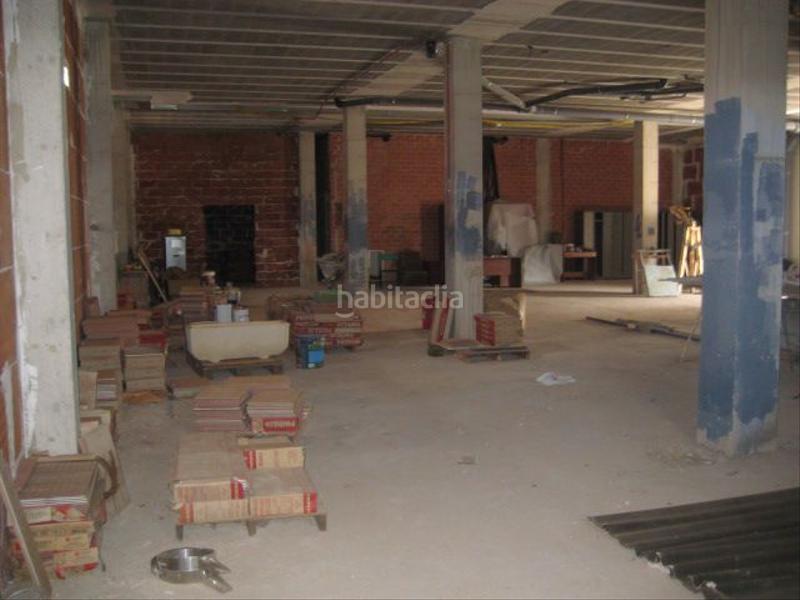 Foto 89d34fa5-3f84-465f-a41d-f0d8114ae08f. Rent business premise in de roces local 2-e 1140 in Gijón