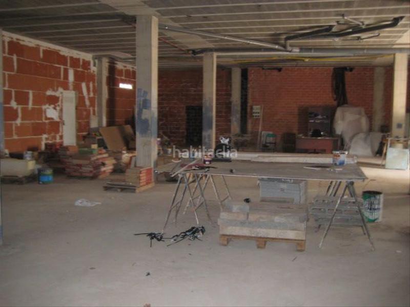 Foto d343e424-6621-42e8-b586-c49db2618607. Rent business premise in de roces local 2-e 1140 in Gijón