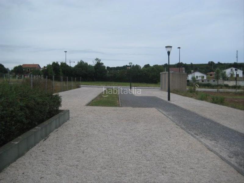 Foto f5136ba6-f804-41d2-9e0e-c5b500e15527. Rent business premise in de roces local 2-e 1140 in Gijón