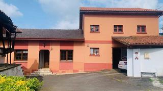 Haus en Carreo. Casa con finca en venta en logrezana, 3 dormitorios.