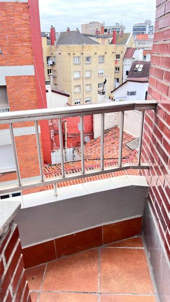 Foto 686dfdc5-f6cf-4a08-9658-f497377c43a2. Alquiler piso  en alquiler , 3 dormitorios. en Gijón