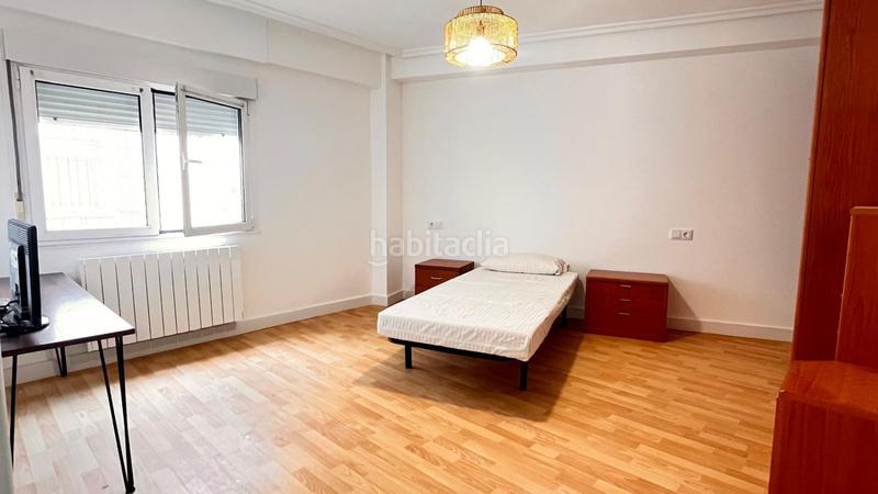 Foto a2fc0d5b-860f-46c4-8fea-62ad83938354. Alquiler piso  en alquiler , 3 dormitorios. en Gijón